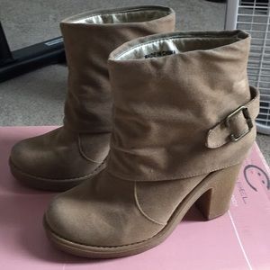 Ankle boots